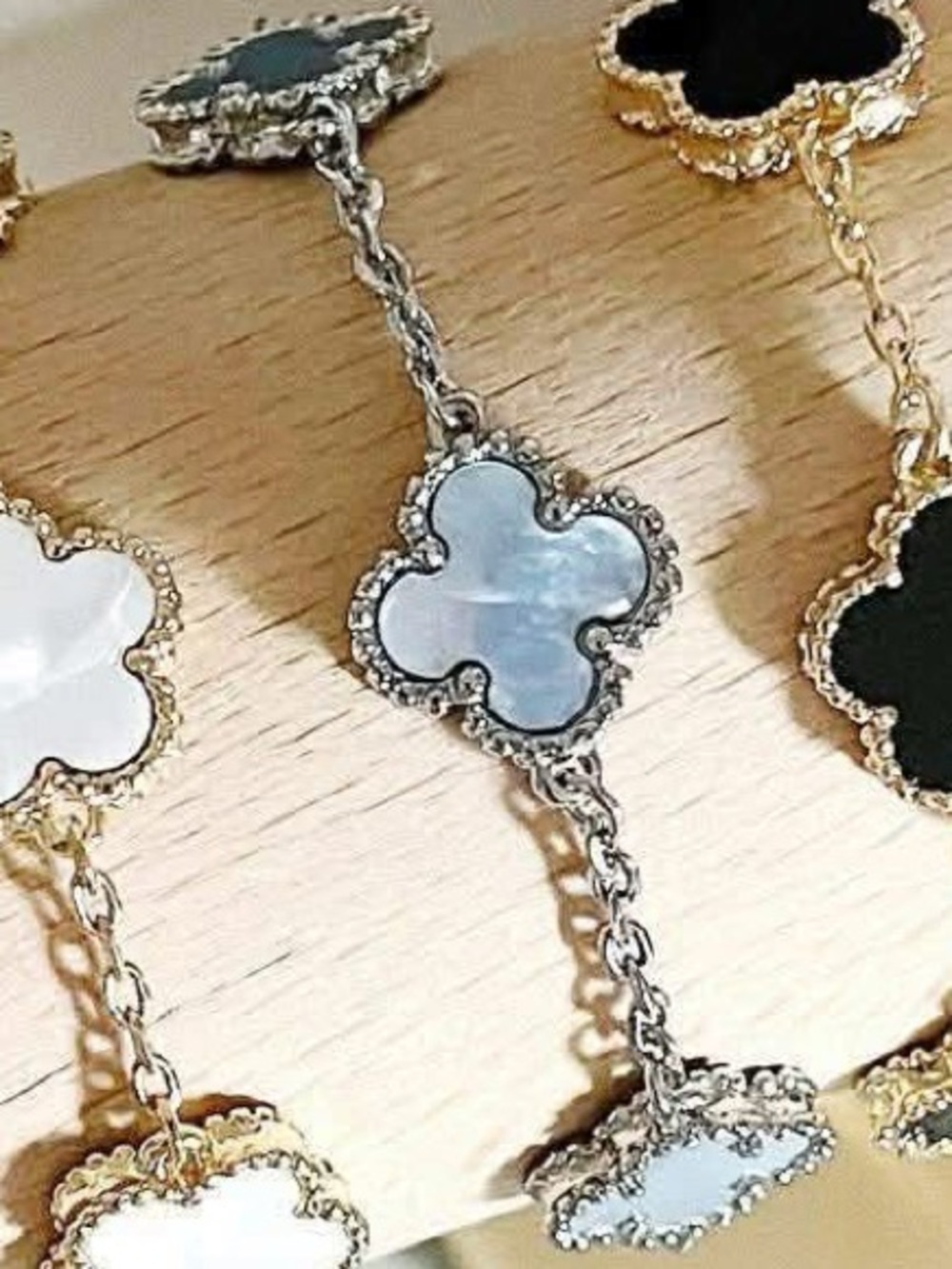 New in Box Park Lane “Skylight” Clover Bracelet w/ Iridescent Mother-of-Pearl - Picture 6 of 6